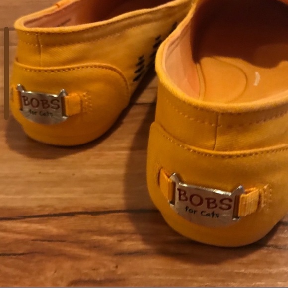 ❌SOLD❌ Garfield “Catnip Fever” Skechers Bobs - Picture 2 of 7